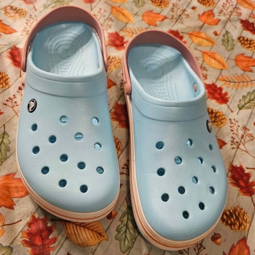 Like New Crocs